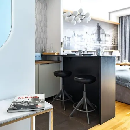 Old Town Vibes Premium Aon