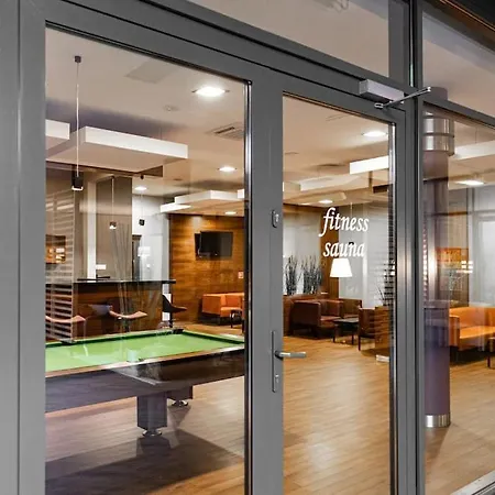 Old Town Vibes Premium Aon