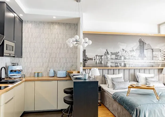 Old Town Vibes Premium Aon