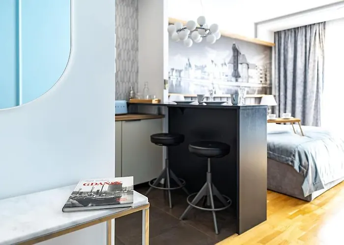 Old Town Vibes Premium Aon