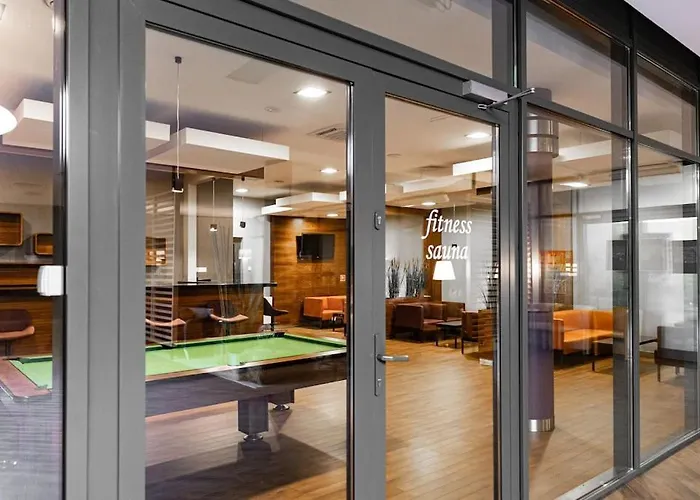 Old Town Vibes Premium Aon