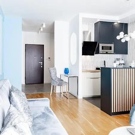 Old Town Vibes Premium Aon