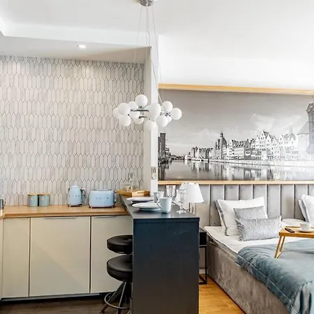 Old Town Vibes Premium Aon